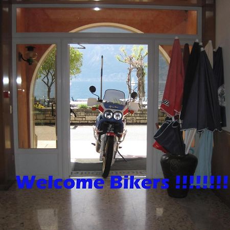Piccolo Hotel Direkt Am See Brenzone sul Garda Ngoại thất bức ảnh