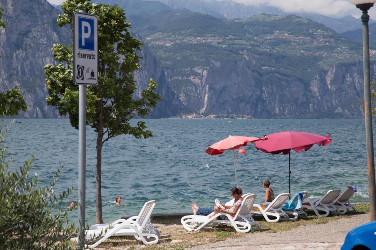 Piccolo Hotel Direkt Am See Brenzone sul Garda Ngoại thất bức ảnh
